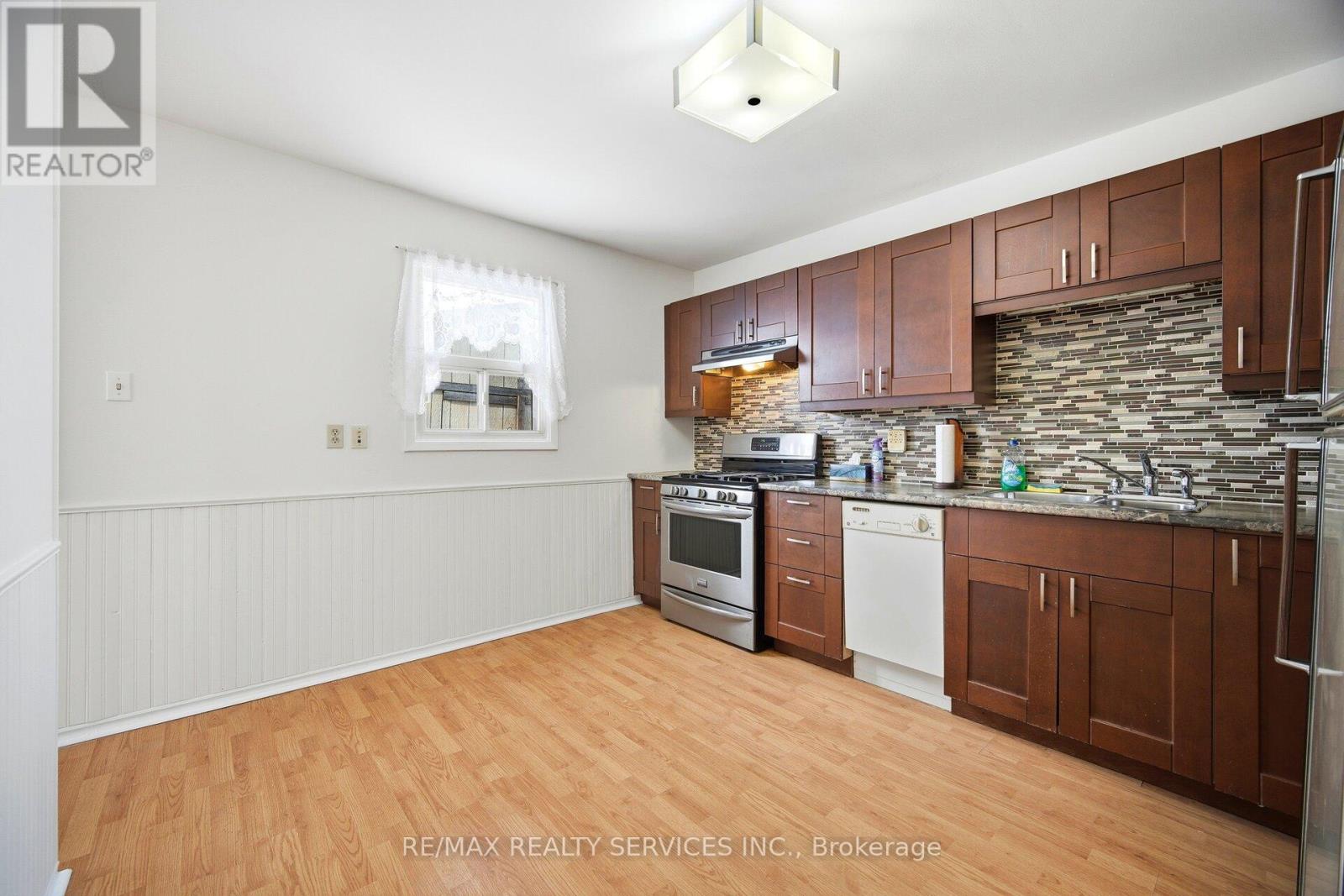 4 Huntington Court, Brampton, Ontario  L6S 1S4 - Photo 19 - W12808406