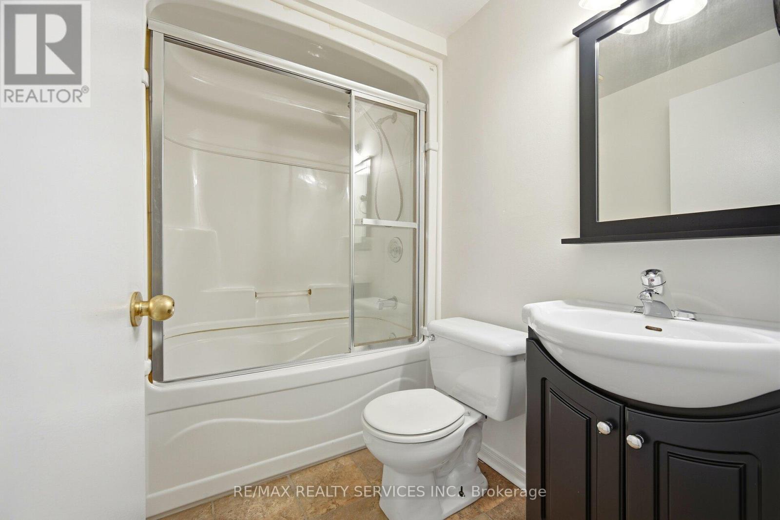 4 Huntington Court, Brampton, Ontario  L6S 1S4 - Photo 28 - W12808406