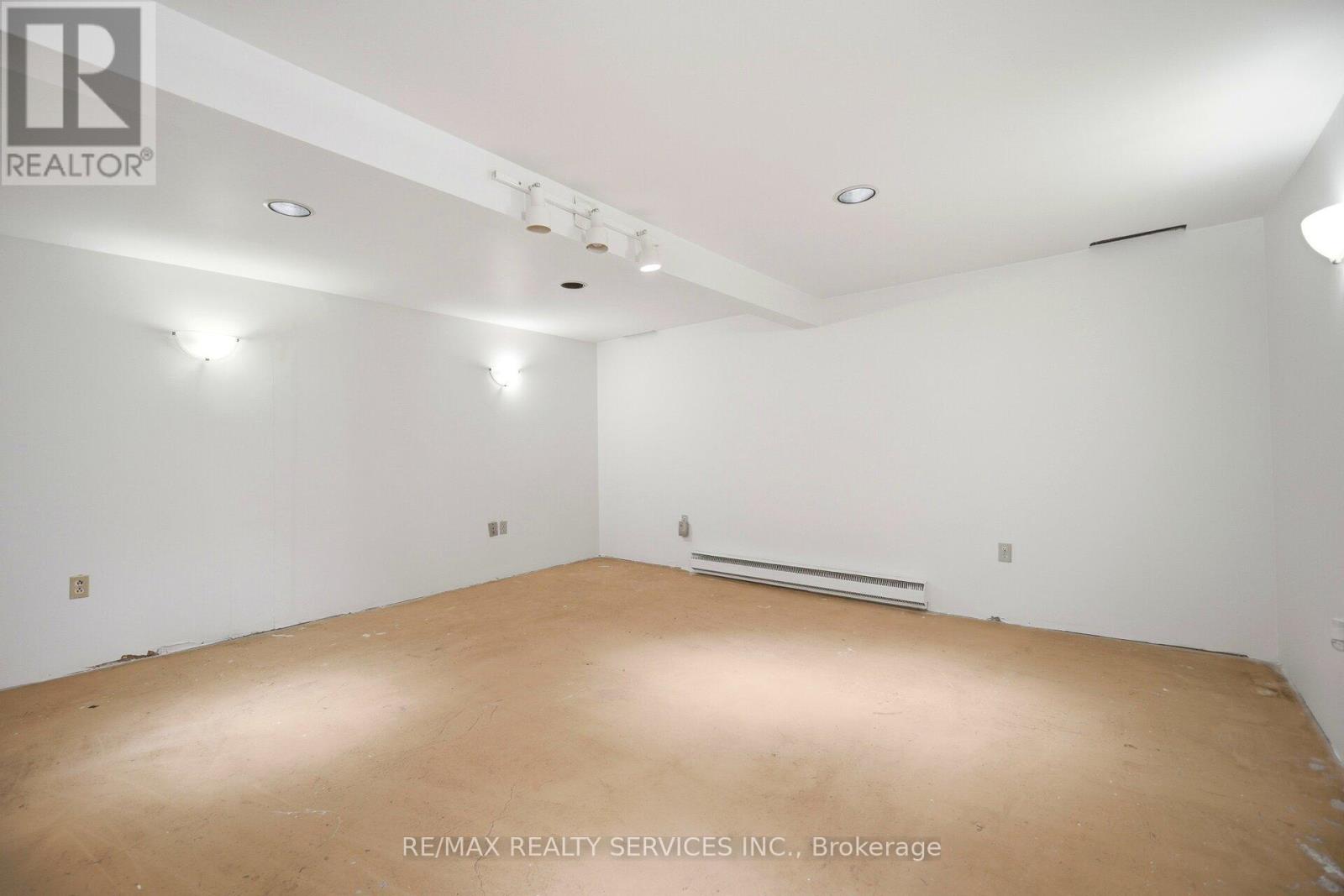 4 Huntington Court, Brampton, Ontario  L6S 1S4 - Photo 31 - W12808406