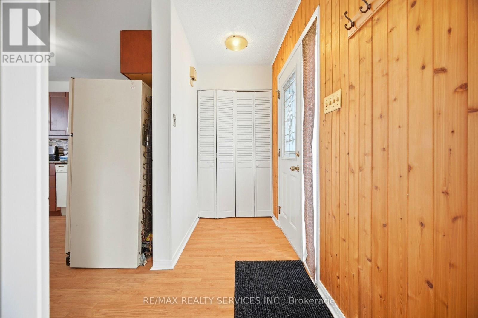 4 Huntington Court, Brampton, Ontario  L6S 1S4 - Photo 7 - W12808406