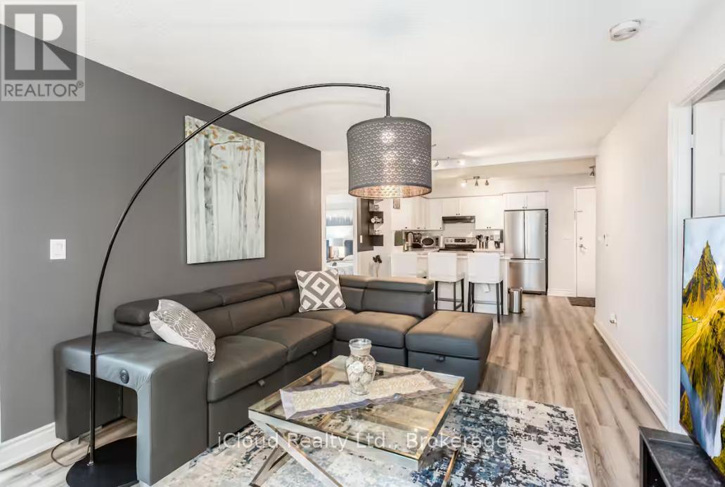 933 - 3888 Duke Of York Boulevard, Mississauga, Ontario  L5B 4P5 - Photo 5 - W12808408