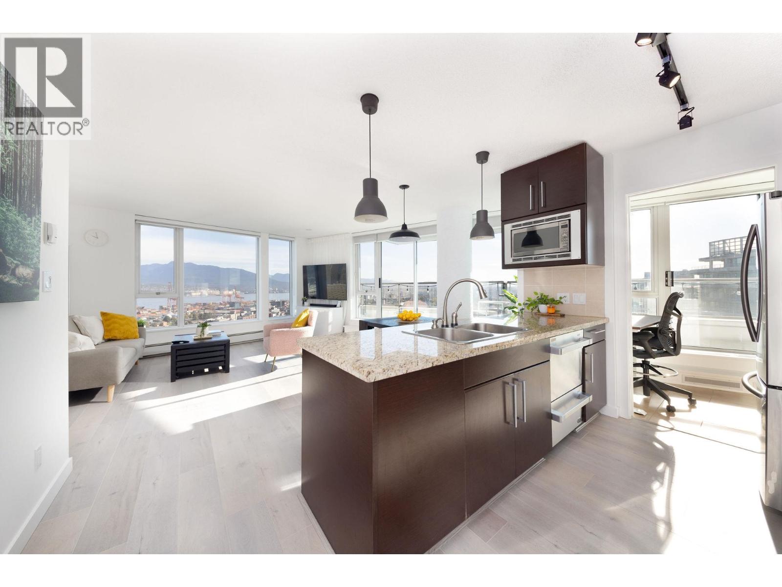 3705 188 KEEFER PLACE, Vancouver, British Columbia