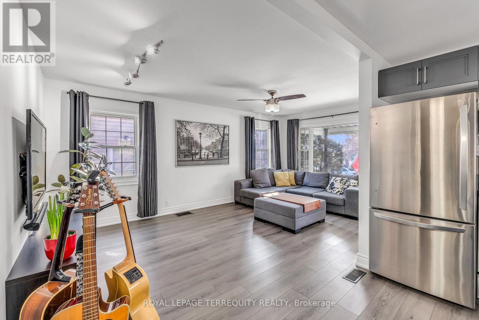 5 Acorn Avenue, Toronto, Ontario  M9B 3P7 - Photo 7 - W12800808