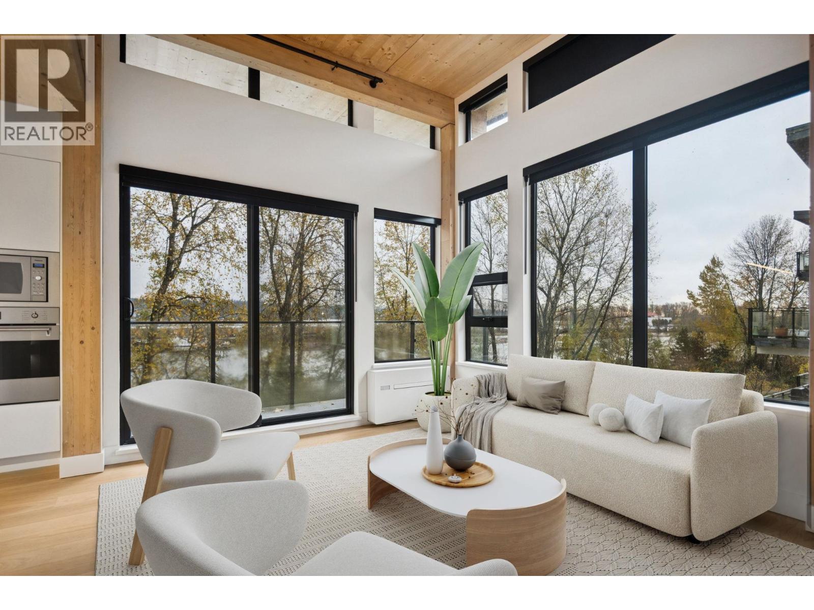 403 310 Salter Street, New Westminster, British Columbia  V3M 0N7 - Photo 2 - R3092200