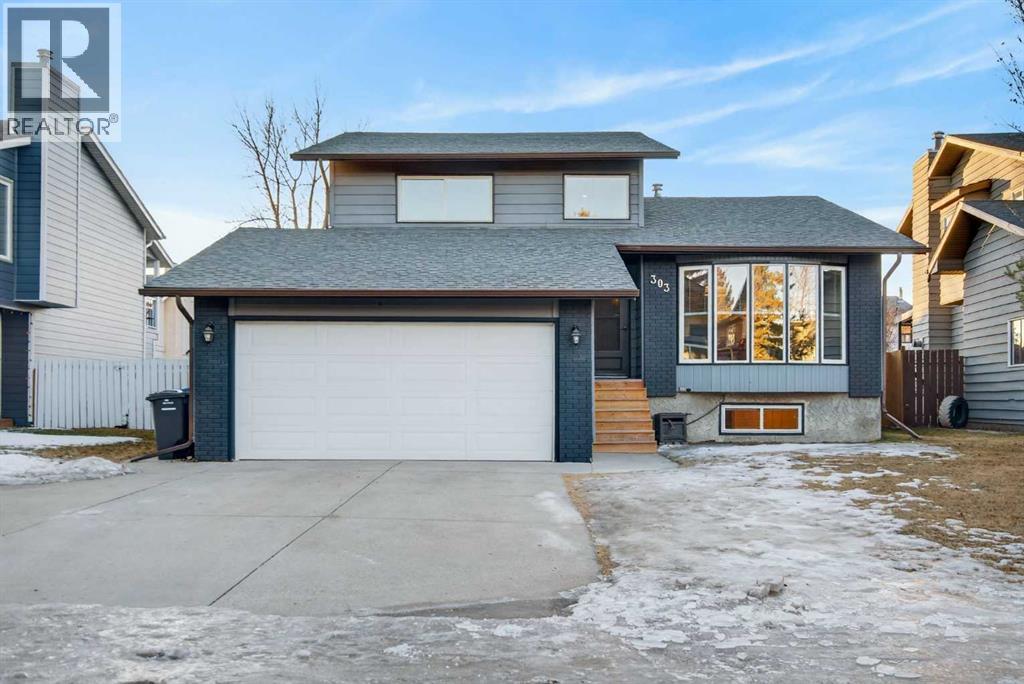 303 Woodside Place, Okotoks, Alberta  T1S 1L9 - Photo 3 - A2285284