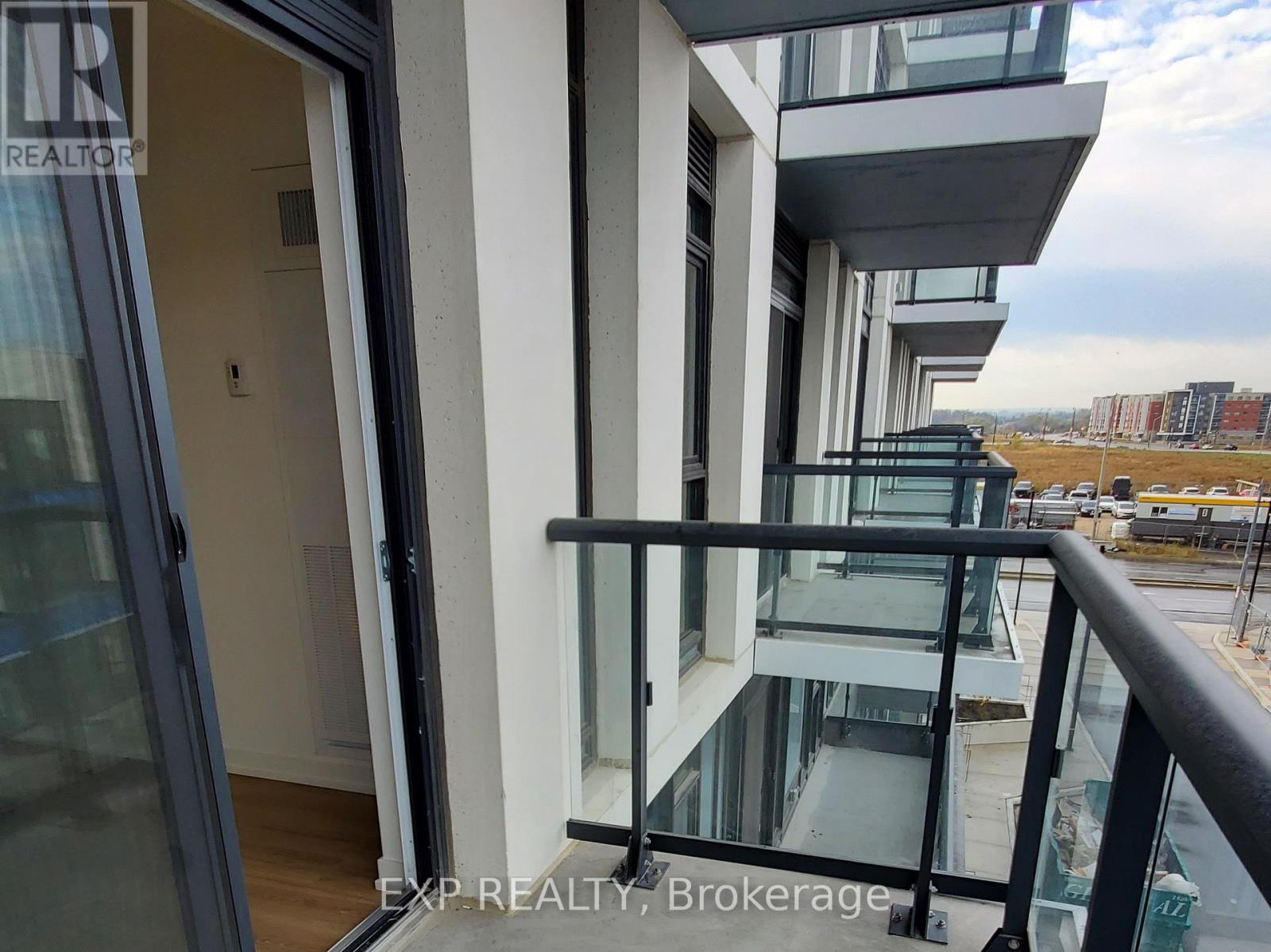 302 - 10 Lagerfeld Drive, Brampton, Ontario  L7A 0H8 - Photo 12 - W12808414