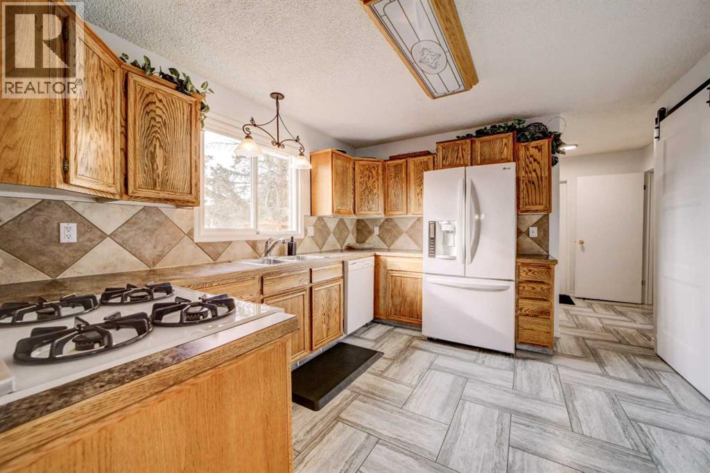 2020 25th Avenue N, Lethbridge, Alberta  T1H 4V3 - Photo 21 - A2286808