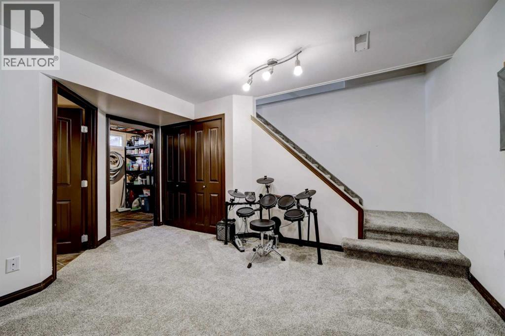 2020 25th Avenue N, Lethbridge, Alberta  T1H 4V3 - Photo 38 - A2286808