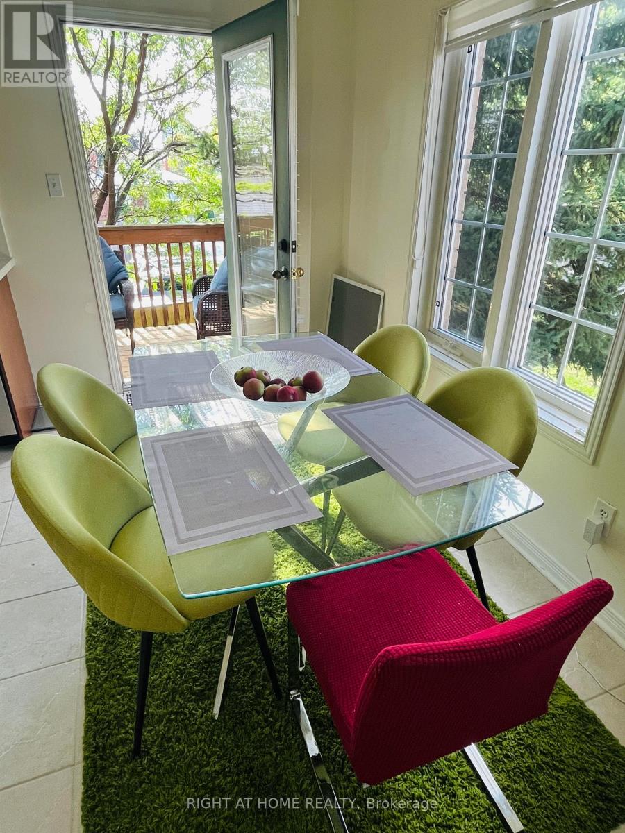 230 - 435 Hensall Circle, Mississauga, Ontario  L5A 4P1 - Photo 10 - W12808432