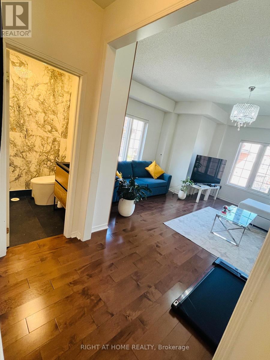 230 - 435 Hensall Circle, Mississauga, Ontario  L5A 4P1 - Photo 4 - W12808432