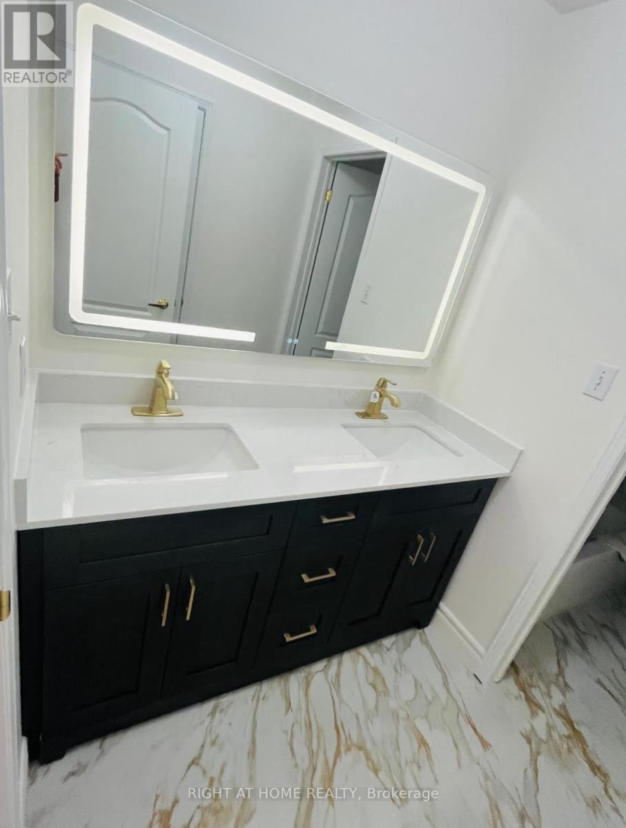 230 - 435 Hensall Circle, Mississauga, Ontario  L5A 4P1 - Photo 6 - W12808432