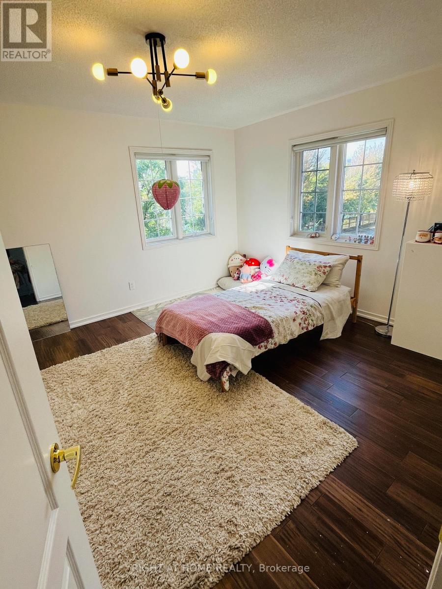 230 - 435 Hensall Circle, Mississauga, Ontario  L5A 4P1 - Photo 8 - W12808432