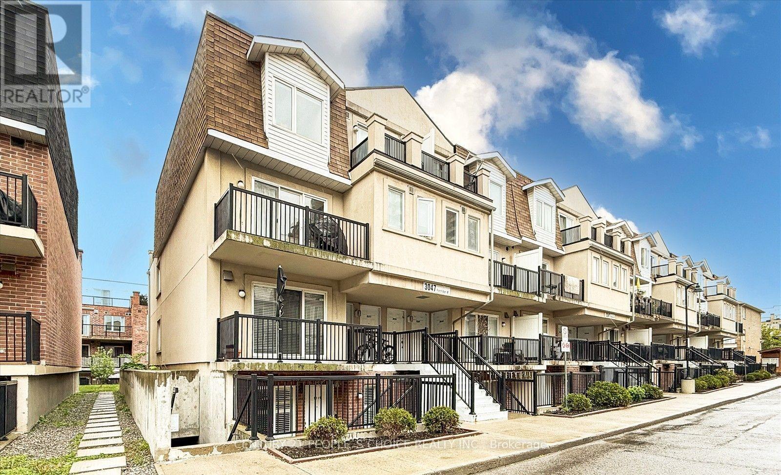 2073 - 3047 Finch Avenue W, Toronto, Ontario  M9M 0A5 - Photo 2 - W12808440