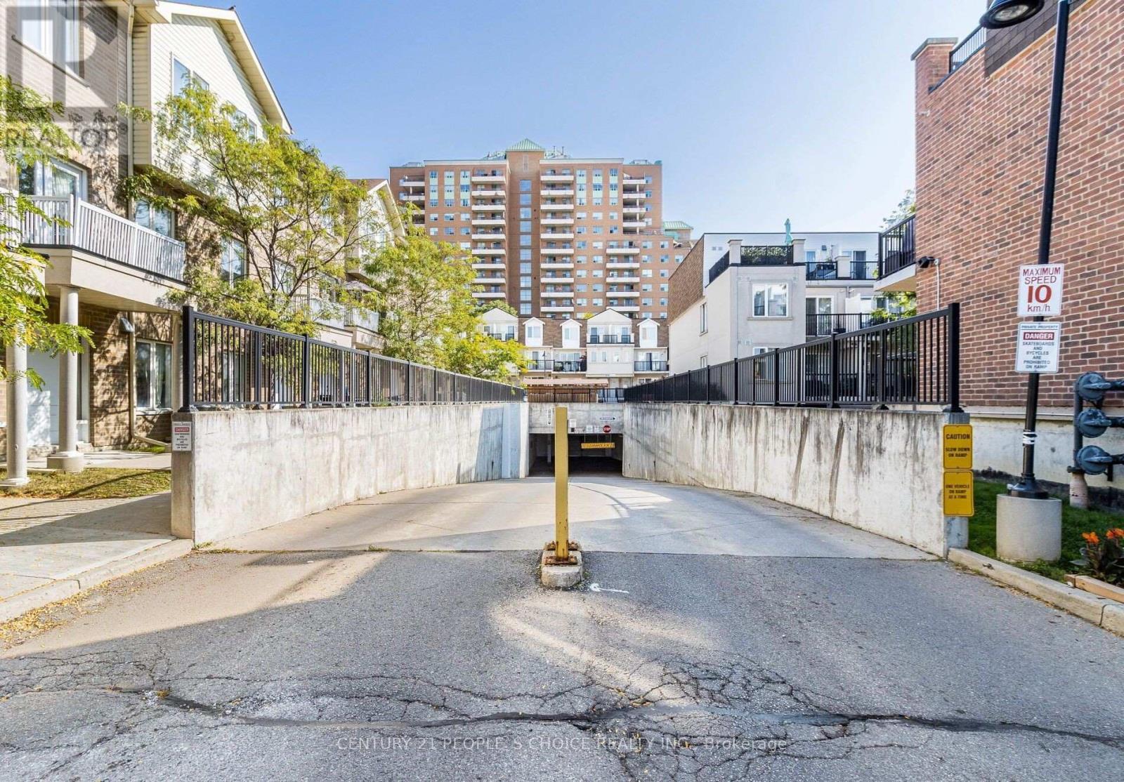 2073 - 3047 Finch Avenue W, Toronto, Ontario  M9M 0A5 - Photo 4 - W12808440