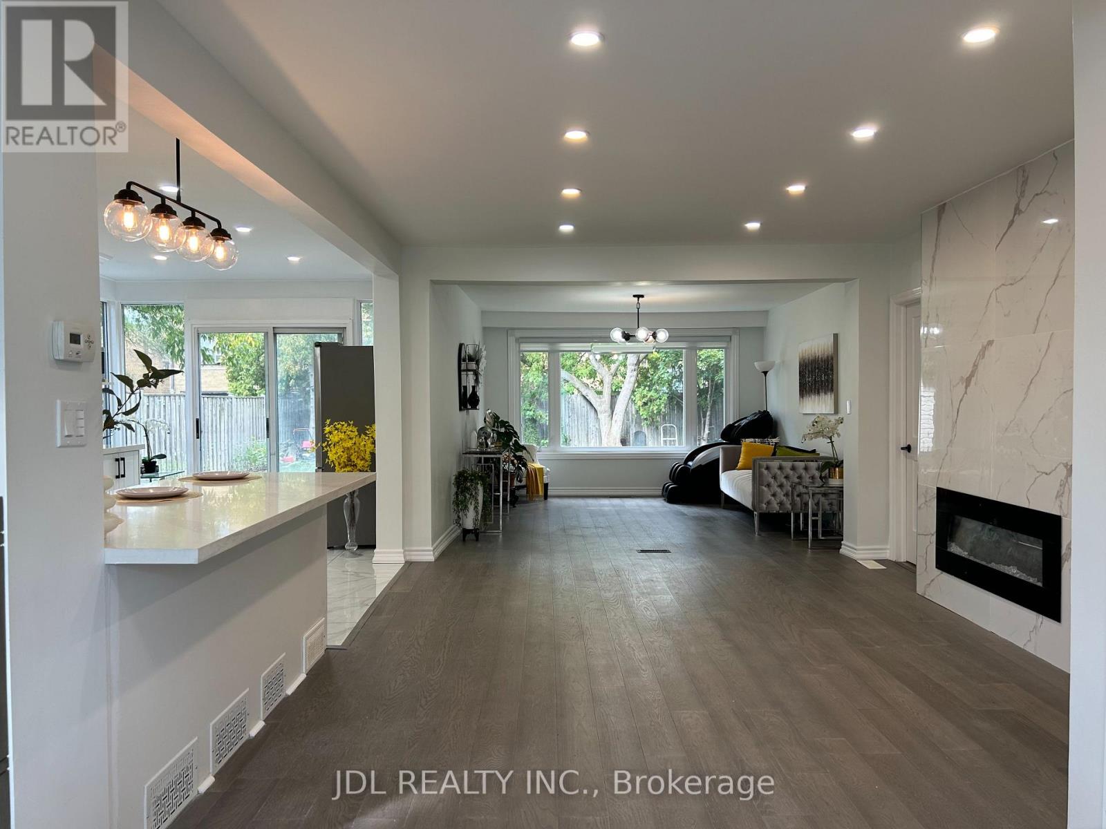 18 Cadillac Ave Avenue, Toronto, Ontario  M3H 1R9 - Photo 3 - C12808446