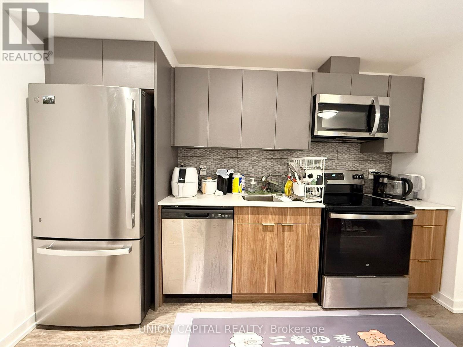 24 - 3079 PHARMACY AVENUE, Toronto, Ontario