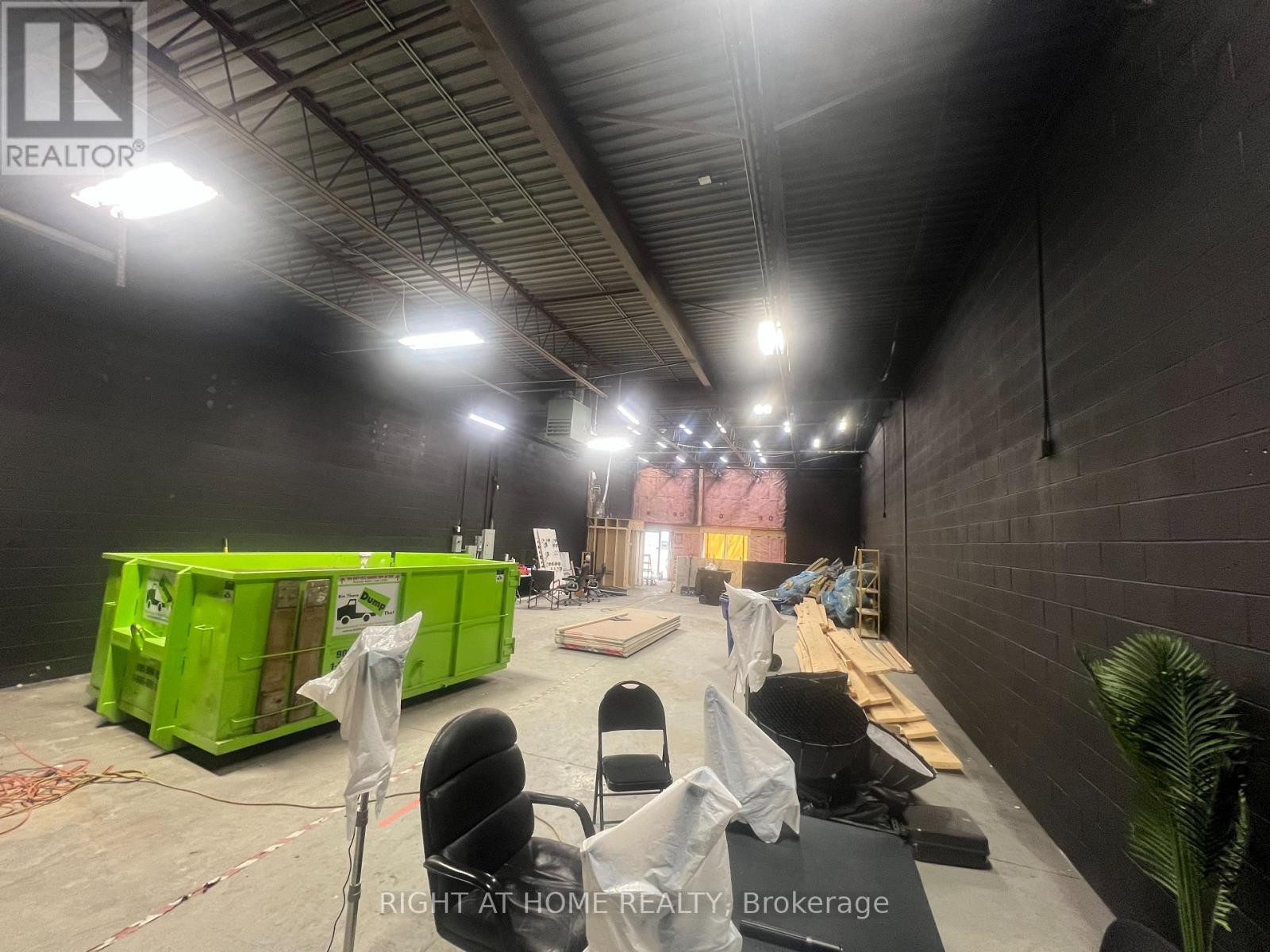 127 - 1895 Clements Road, Pickering, Ontario  L1W 3V5 - Photo 2 - E12808476