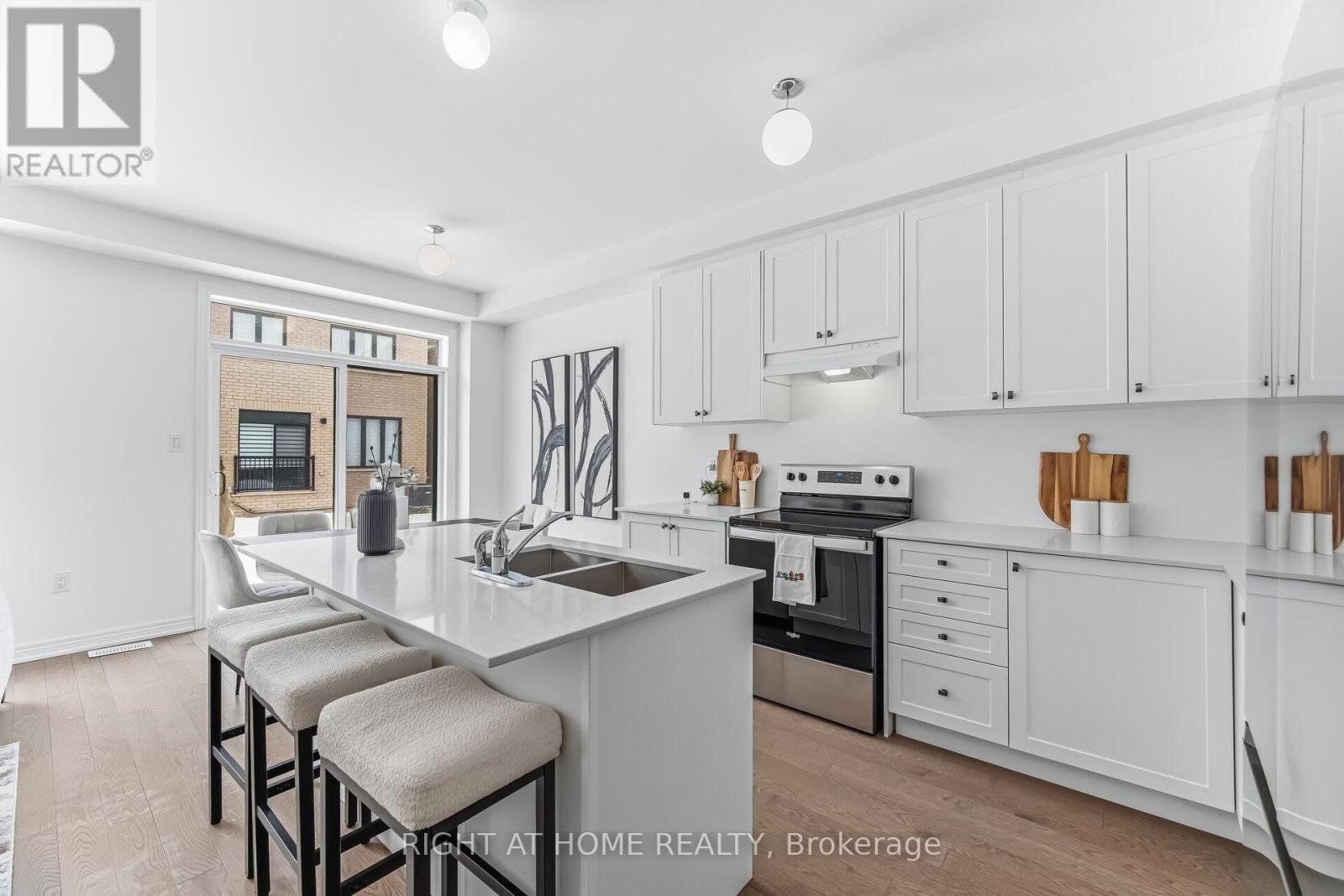 77 Singhampton Road, Vaughan, Ontario  L4H 3N5 - Photo 9 - N12808466