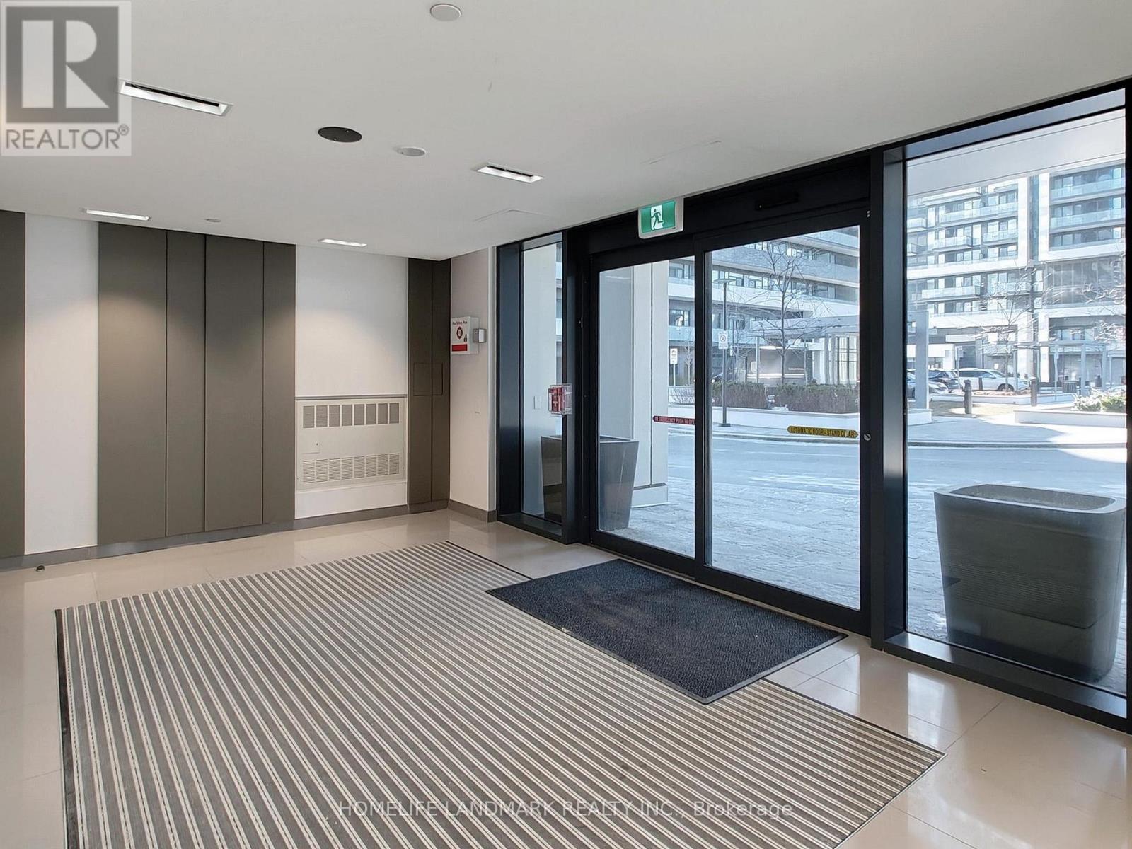 715 - 85 Oneida Crescent, Richmond Hill, Ontario  L4B 0A6 - Photo 2 - N12808470