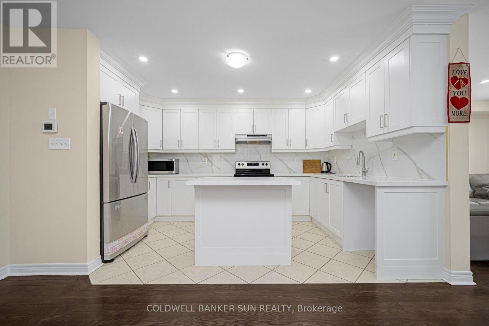 146 Crystalview Crescent, Brampton, Ontario  L6P 2R8 - Photo 14 - W12808458