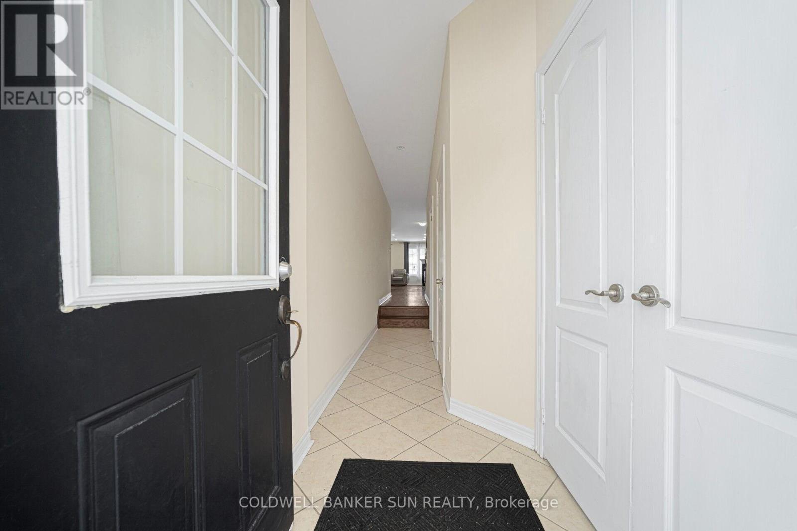 146 Crystalview Crescent, Brampton, Ontario  L6P 2R8 - Photo 7 - W12808458