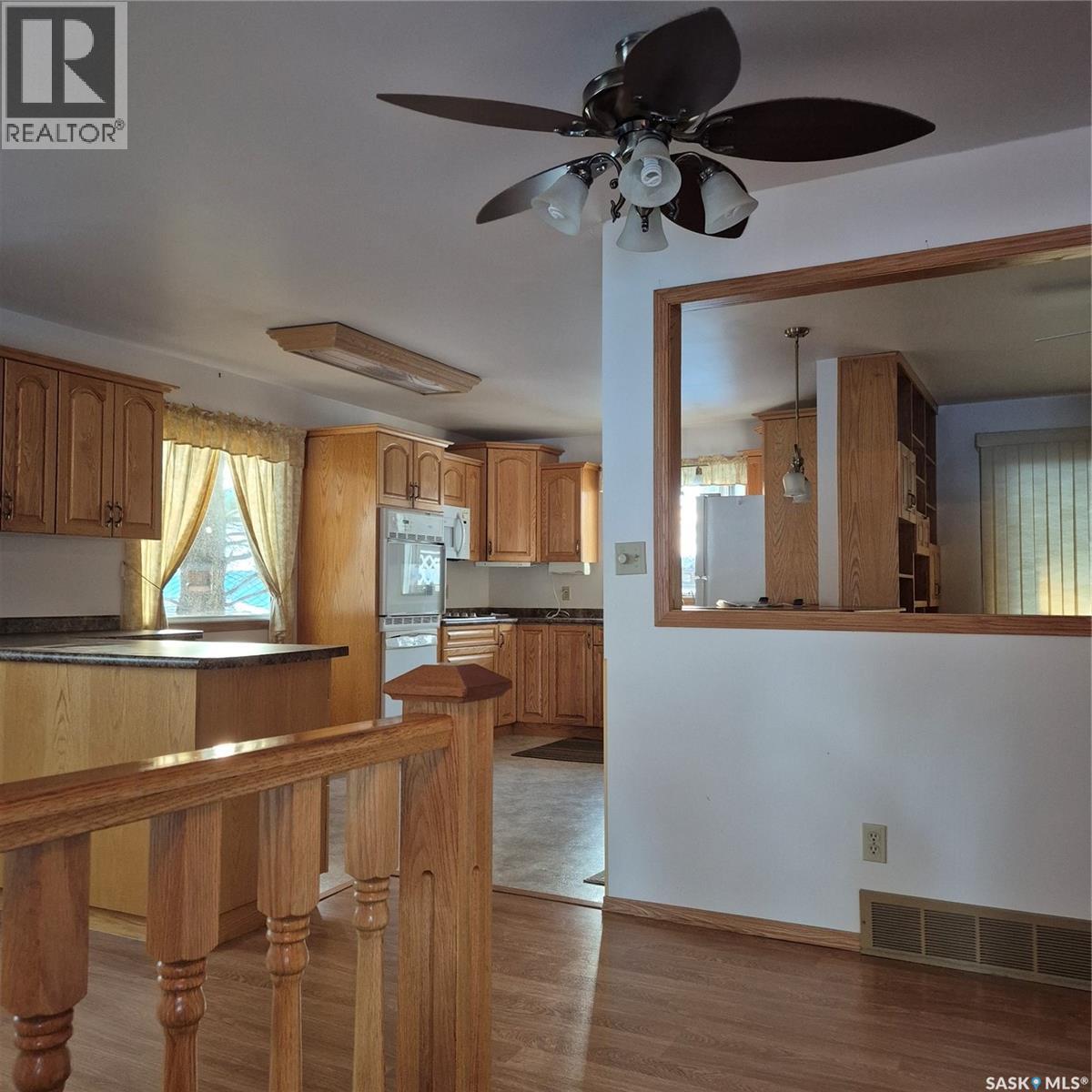 617 3rd Street W, Meadow Lake, Saskatchewan  S9X 1C1 - Photo 2 - SK015388