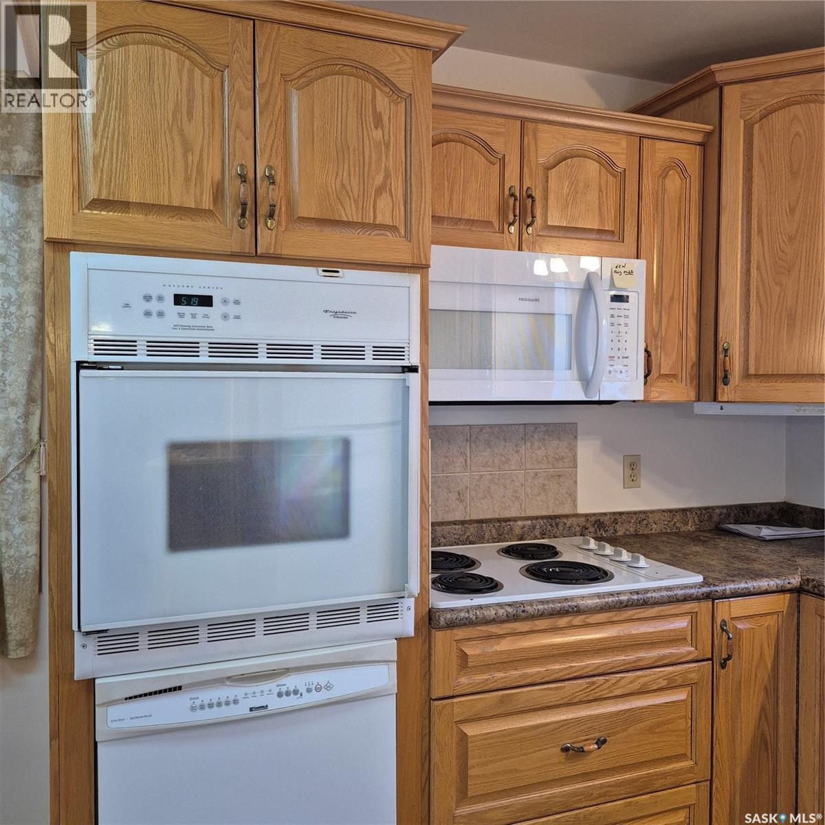 617 3rd Street W, Meadow Lake, Saskatchewan  S9X 1C1 - Photo 4 - SK015388