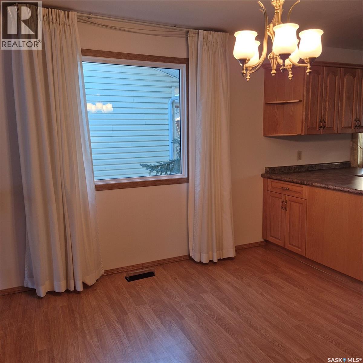 617 3rd Street W, Meadow Lake, Saskatchewan  S9X 1C1 - Photo 3 - SK015388