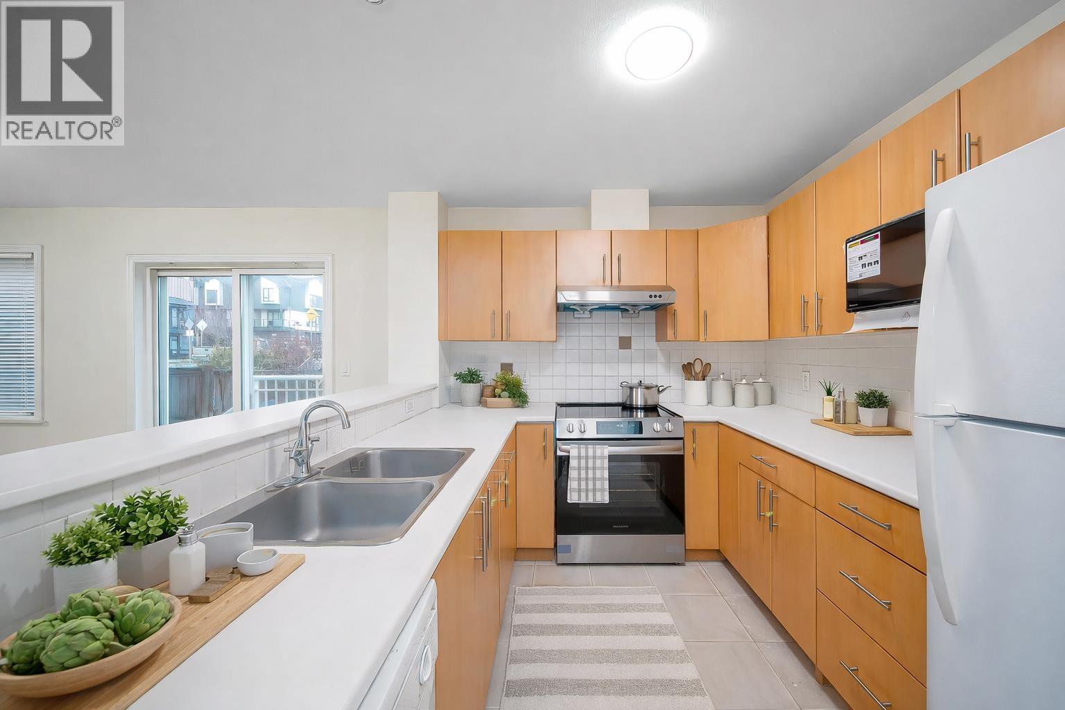 03 7128 17th Avenue, Burnaby, British Columbia  V3N 1K7 - Photo 10 - R3071582