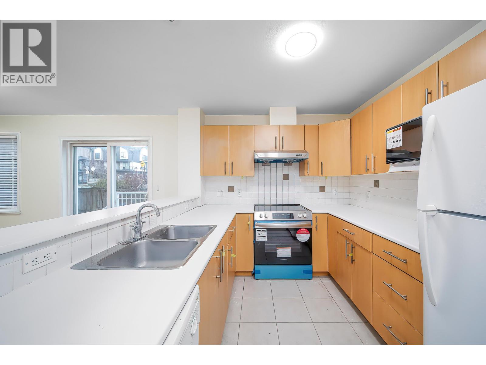 03 7128 17th Avenue, Burnaby, British Columbia  V3N 1K7 - Photo 11 - R3071582