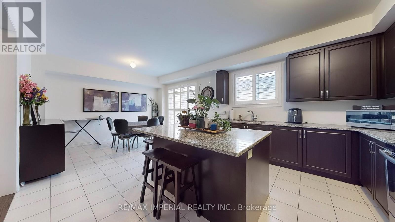 7 Cornerside Way, Whitby, Ontario  L1M 0L8 - Photo 10 - E12808506