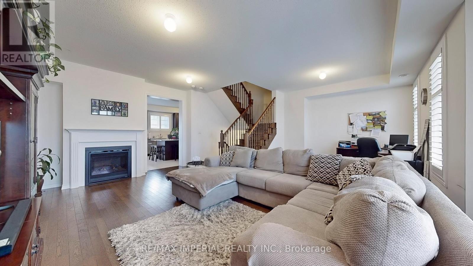 7 Cornerside Way, Whitby, Ontario  L1M 0L8 - Photo 6 - E12808506