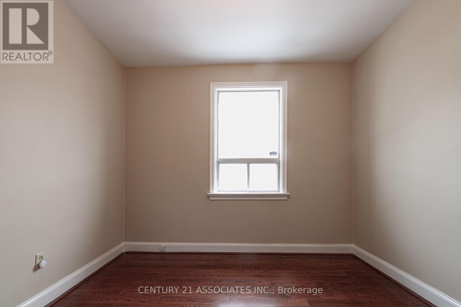 421 Lanor Avenue, Toronto, Ontario  M8W 2R7 - Photo 13 - W12808484