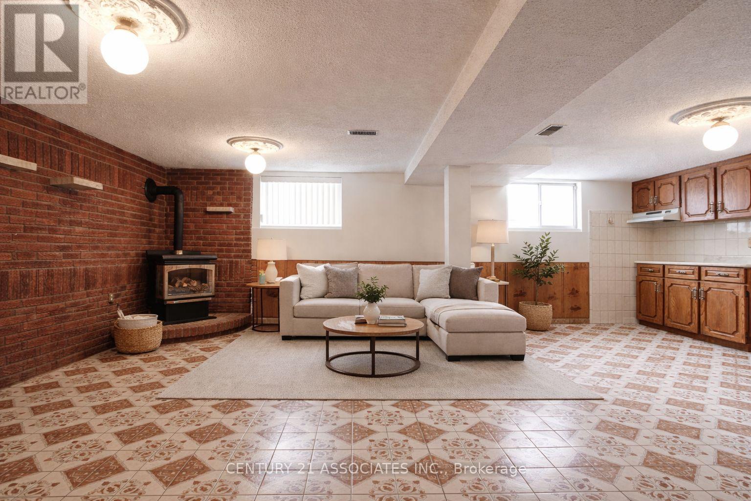 421 Lanor Avenue, Toronto, Ontario  M8W 2R7 - Photo 20 - W12808484