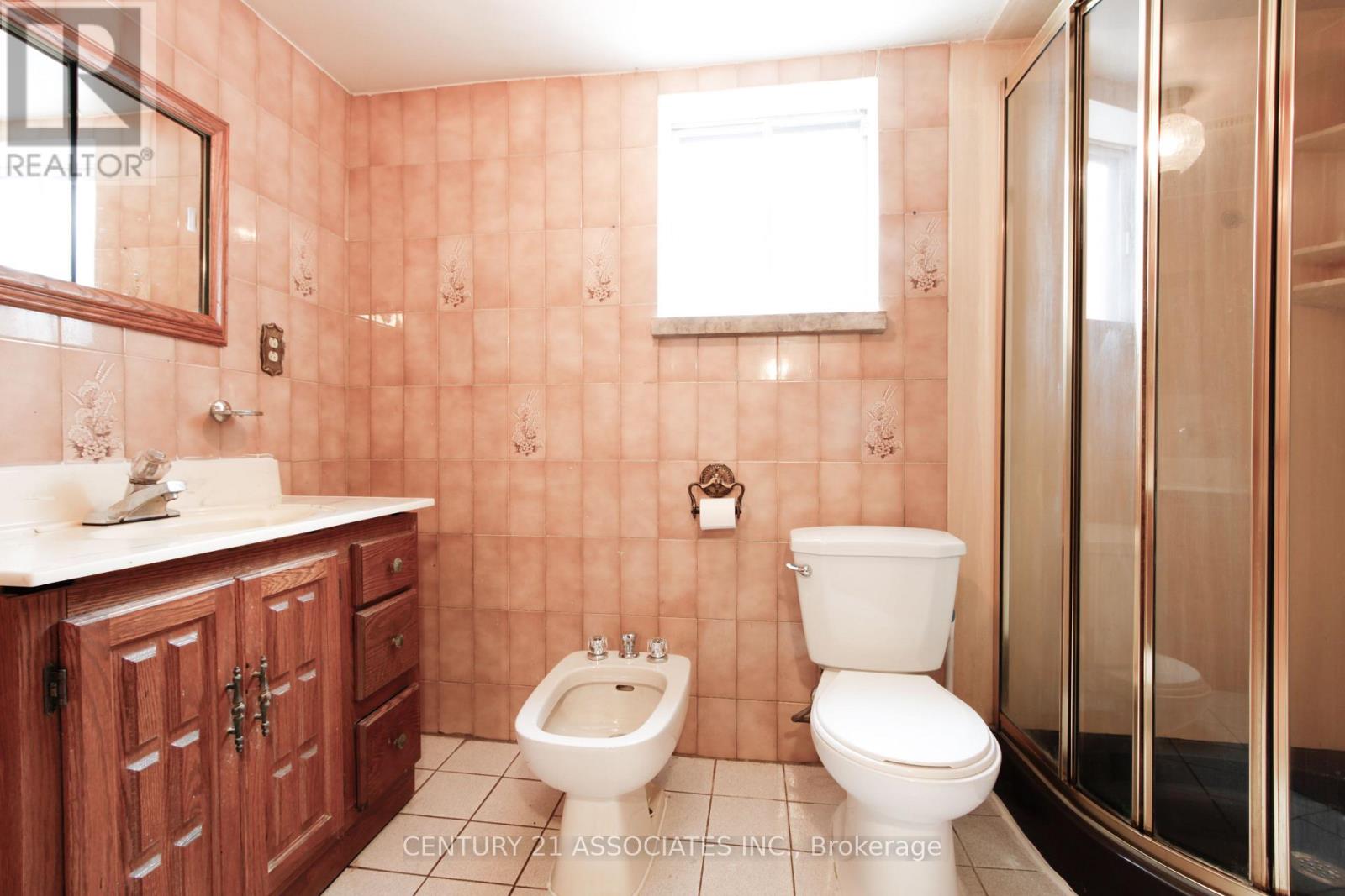 421 Lanor Avenue, Toronto, Ontario  M8W 2R7 - Photo 24 - W12808484