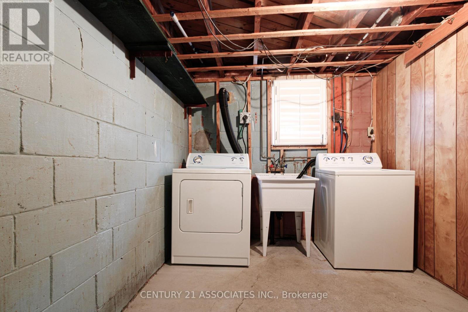 421 Lanor Avenue, Toronto, Ontario  M8W 2R7 - Photo 26 - W12808484