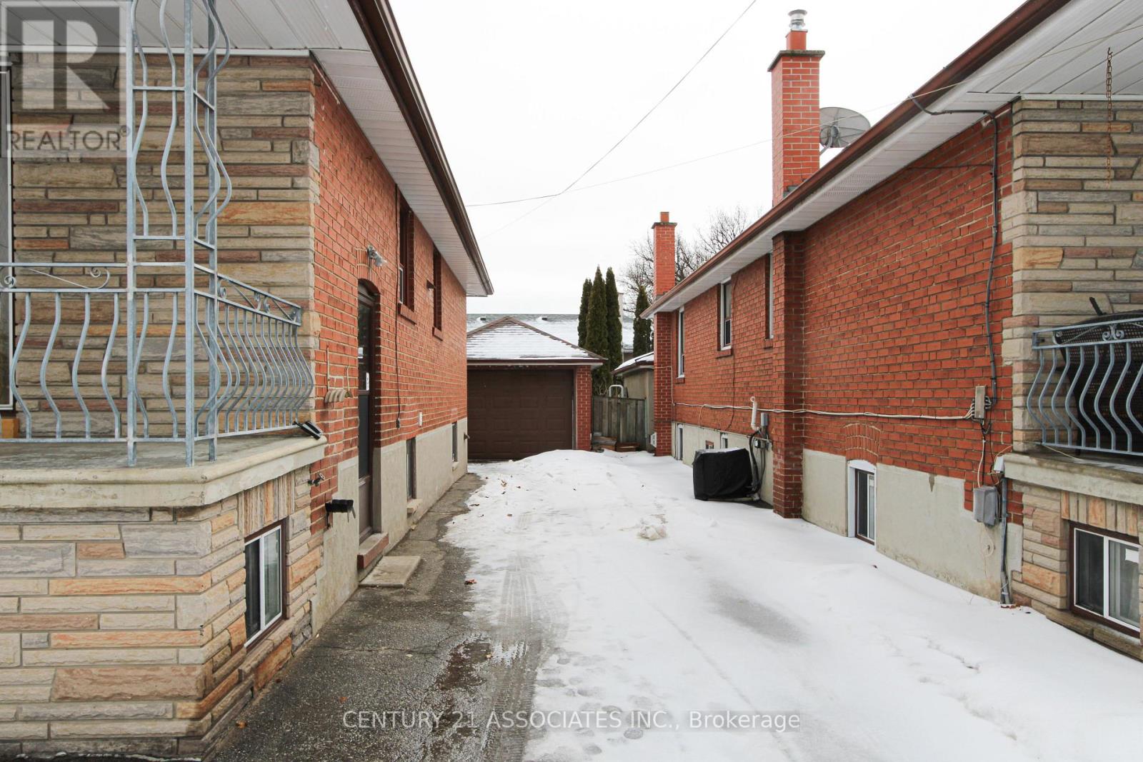 421 Lanor Avenue, Toronto, Ontario  M8W 2R7 - Photo 27 - W12808484