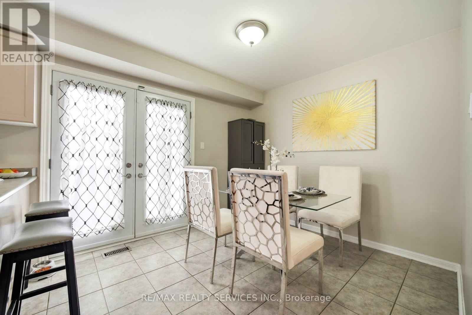 52 Native Landing, Brampton, Ontario  L6X 5B1 - Photo 15 - W12808488