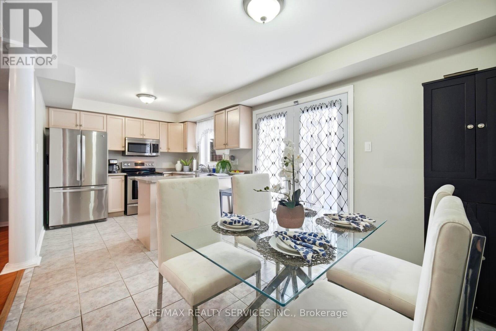 52 Native Landing, Brampton, Ontario  L6X 5B1 - Photo 16 - W12808488