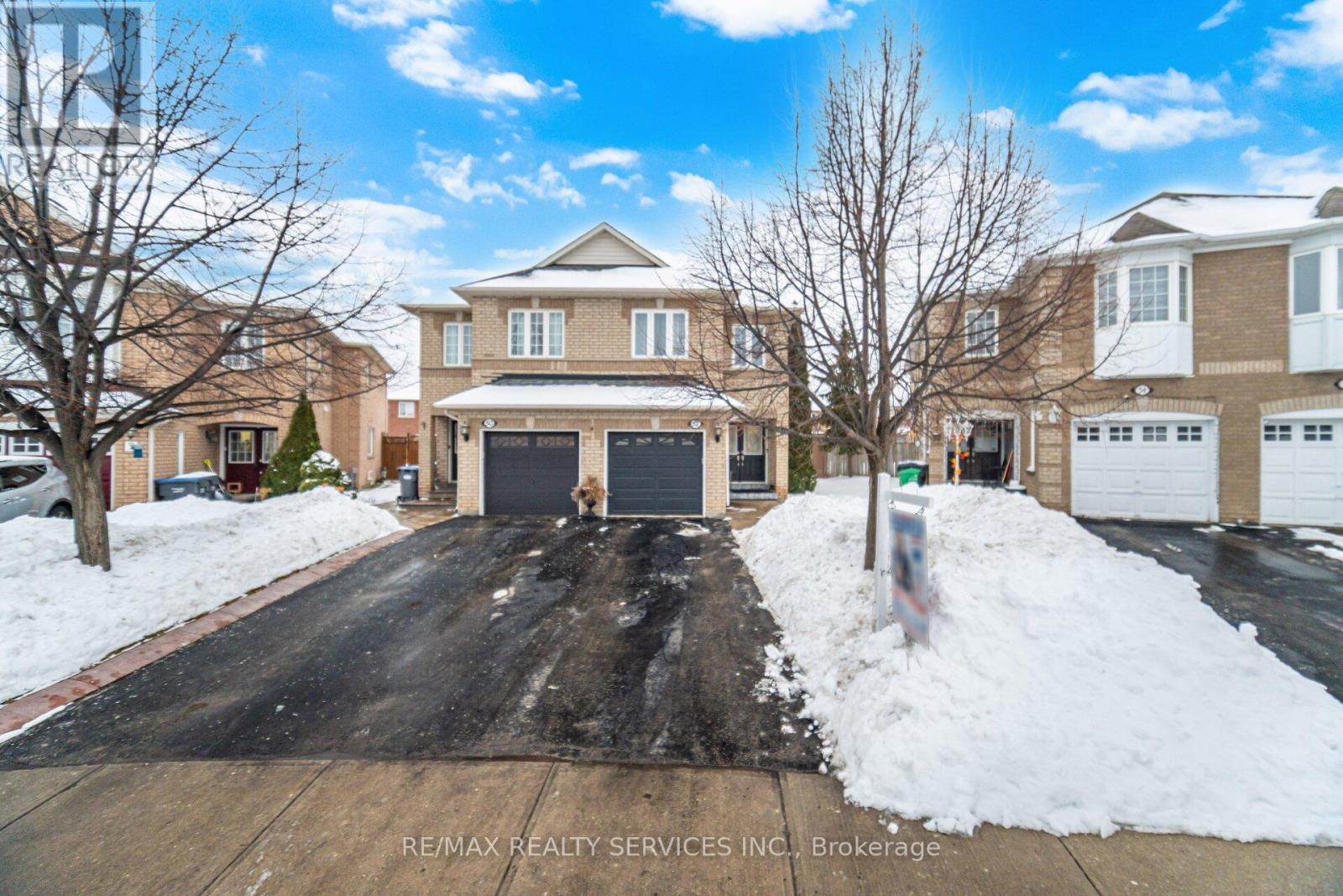52 Native Landing, Brampton, Ontario  L6X 5B1 - Photo 2 - W12808488