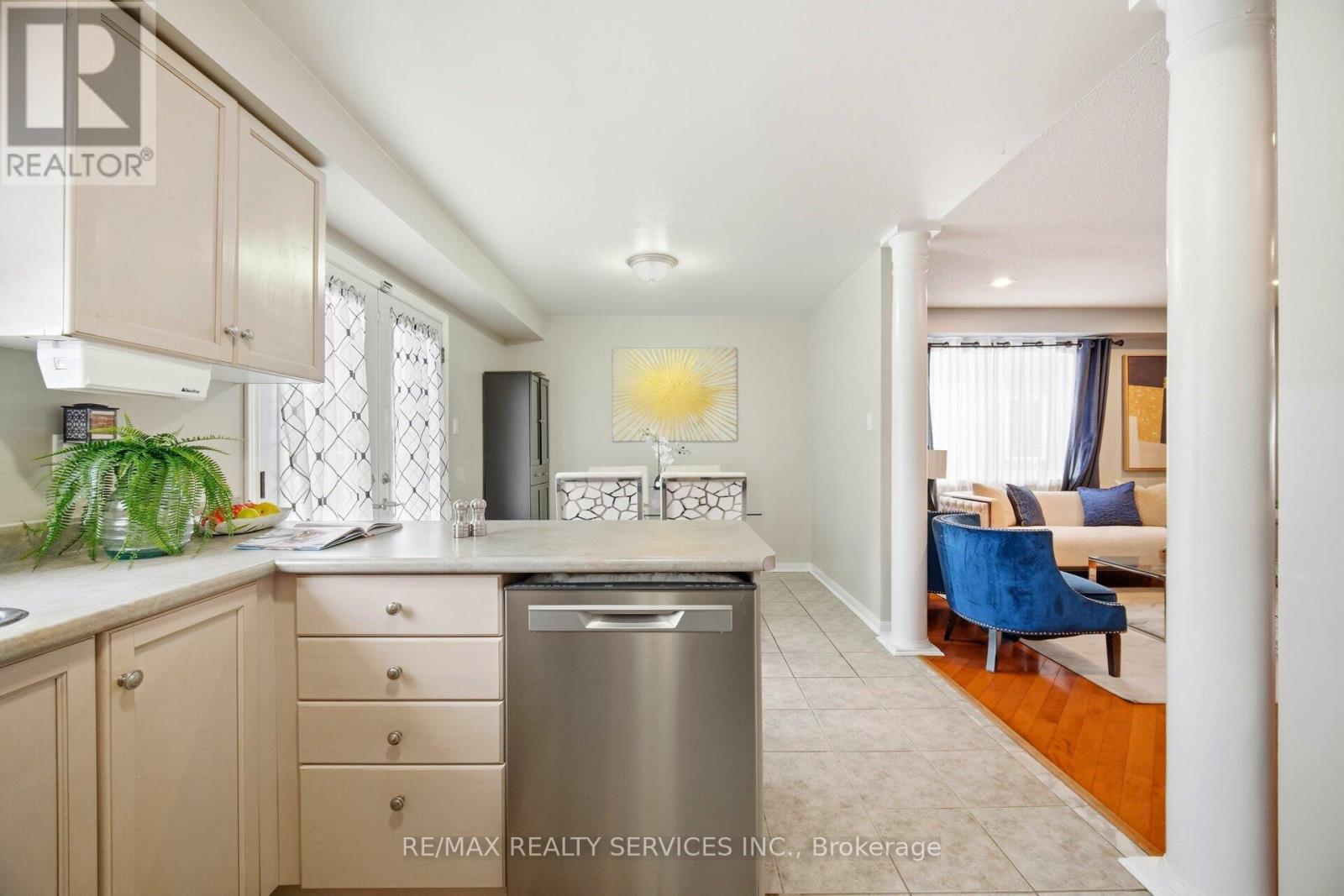 52 Native Landing, Brampton, Ontario  L6X 5B1 - Photo 20 - W12808488