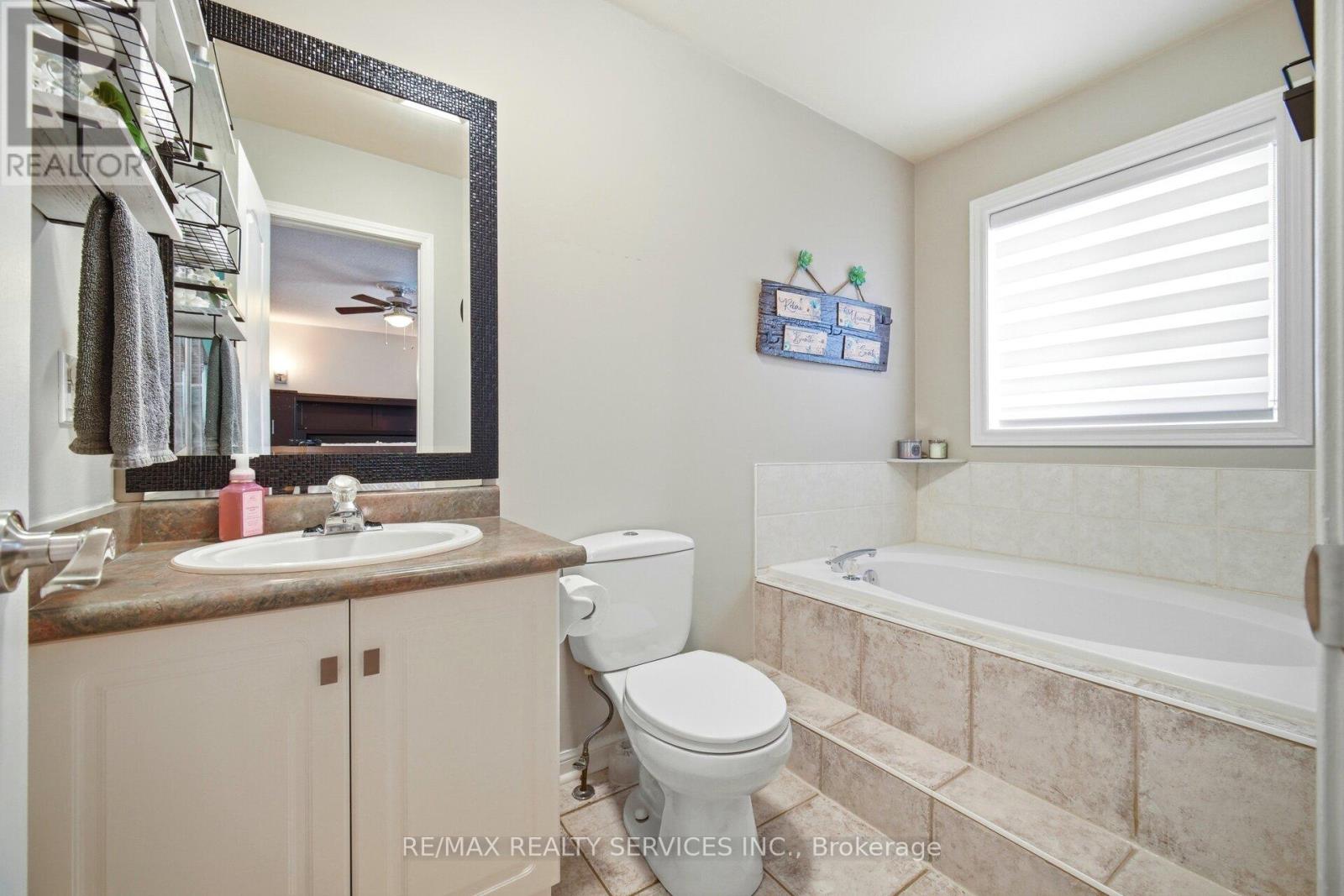 52 Native Landing, Brampton, Ontario  L6X 5B1 - Photo 28 - W12808488