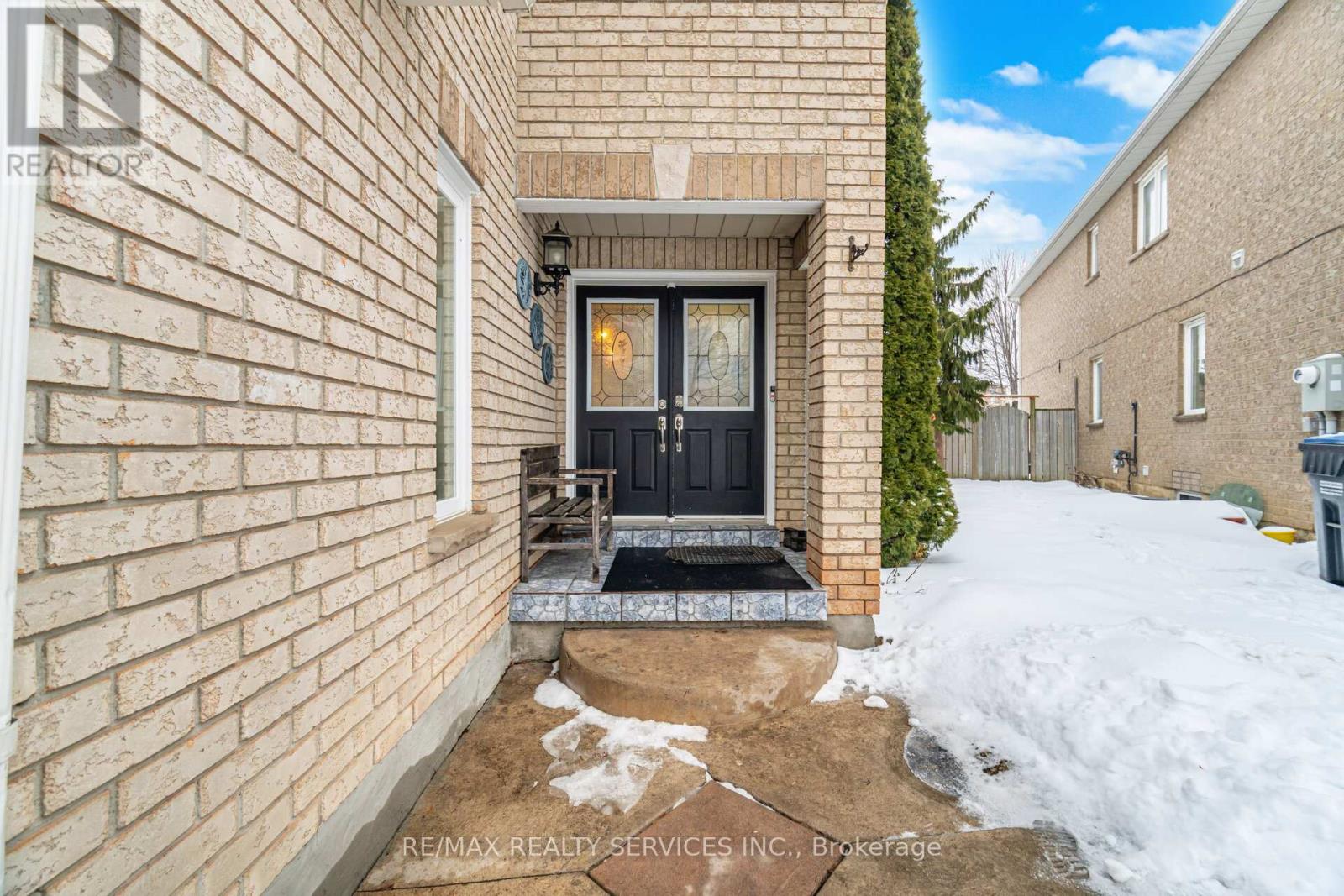 52 Native Landing, Brampton, Ontario  L6X 5B1 - Photo 3 - W12808488