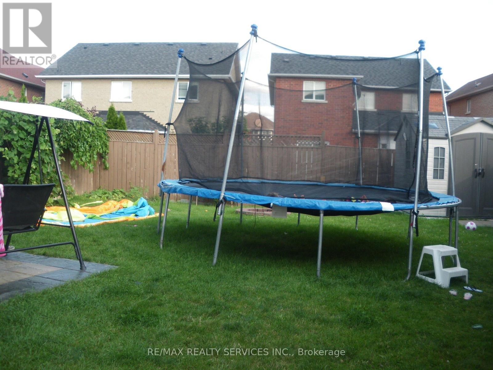 52 Native Landing, Brampton, Ontario  L6X 5B1 - Photo 47 - W12808488