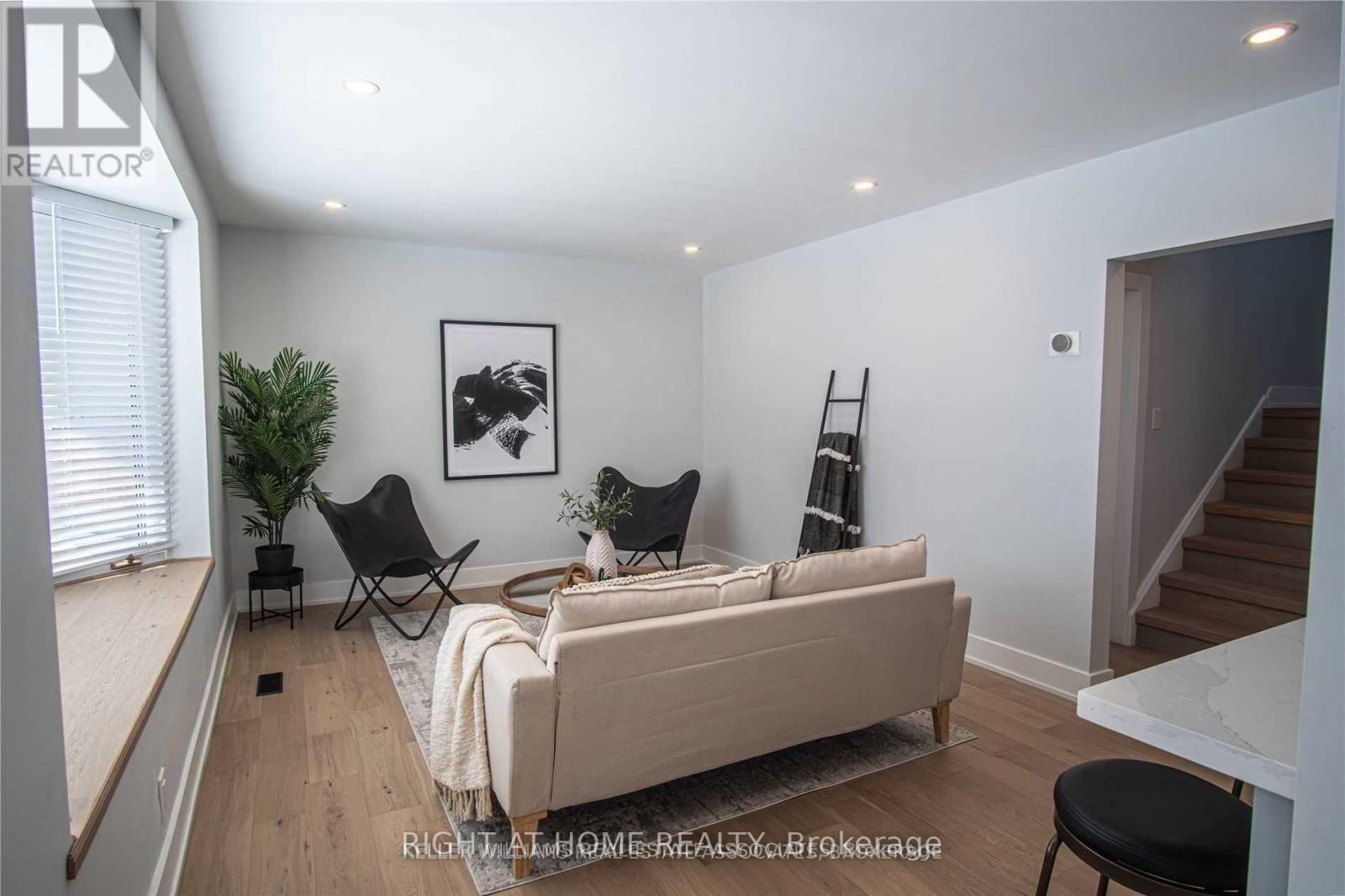 289 Elmwood Crescent, Milton, Ontario  L9T 1C3 - Photo 8 - W12808492