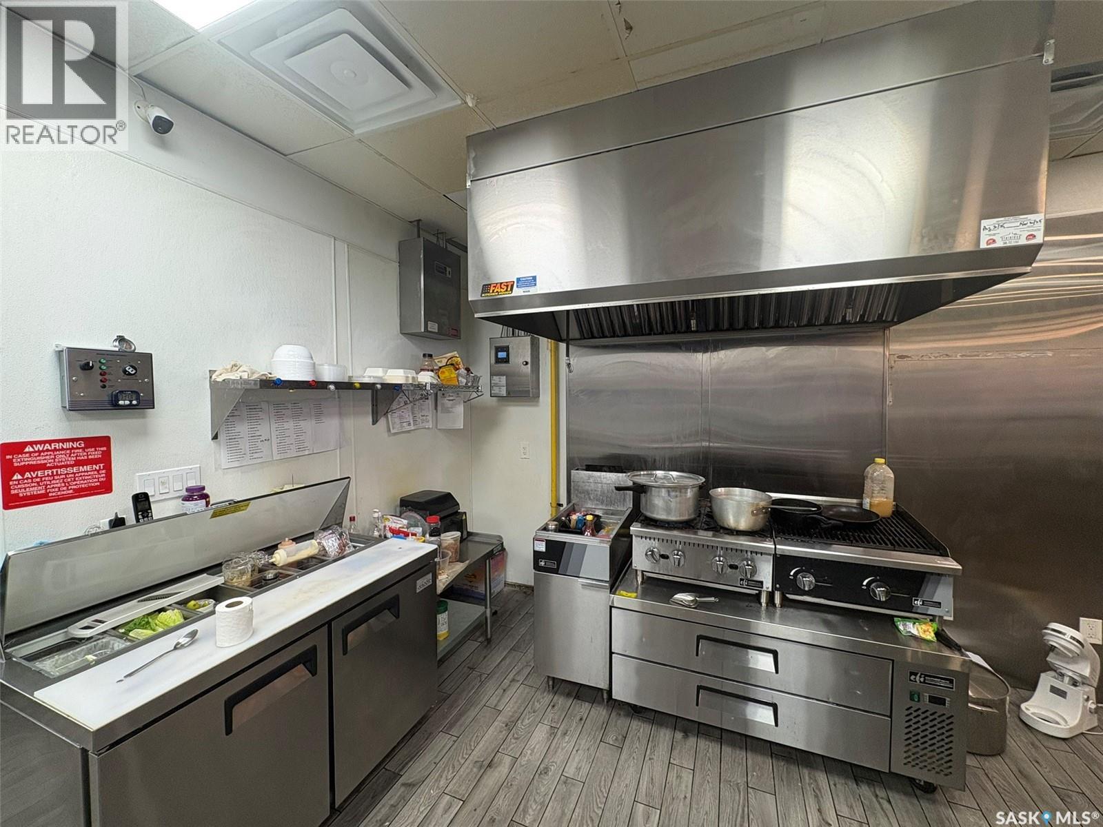 4306 Dewdney Avenue, Regina, Saskatchewan  S4T 4M8 - Photo 4 - SK027289