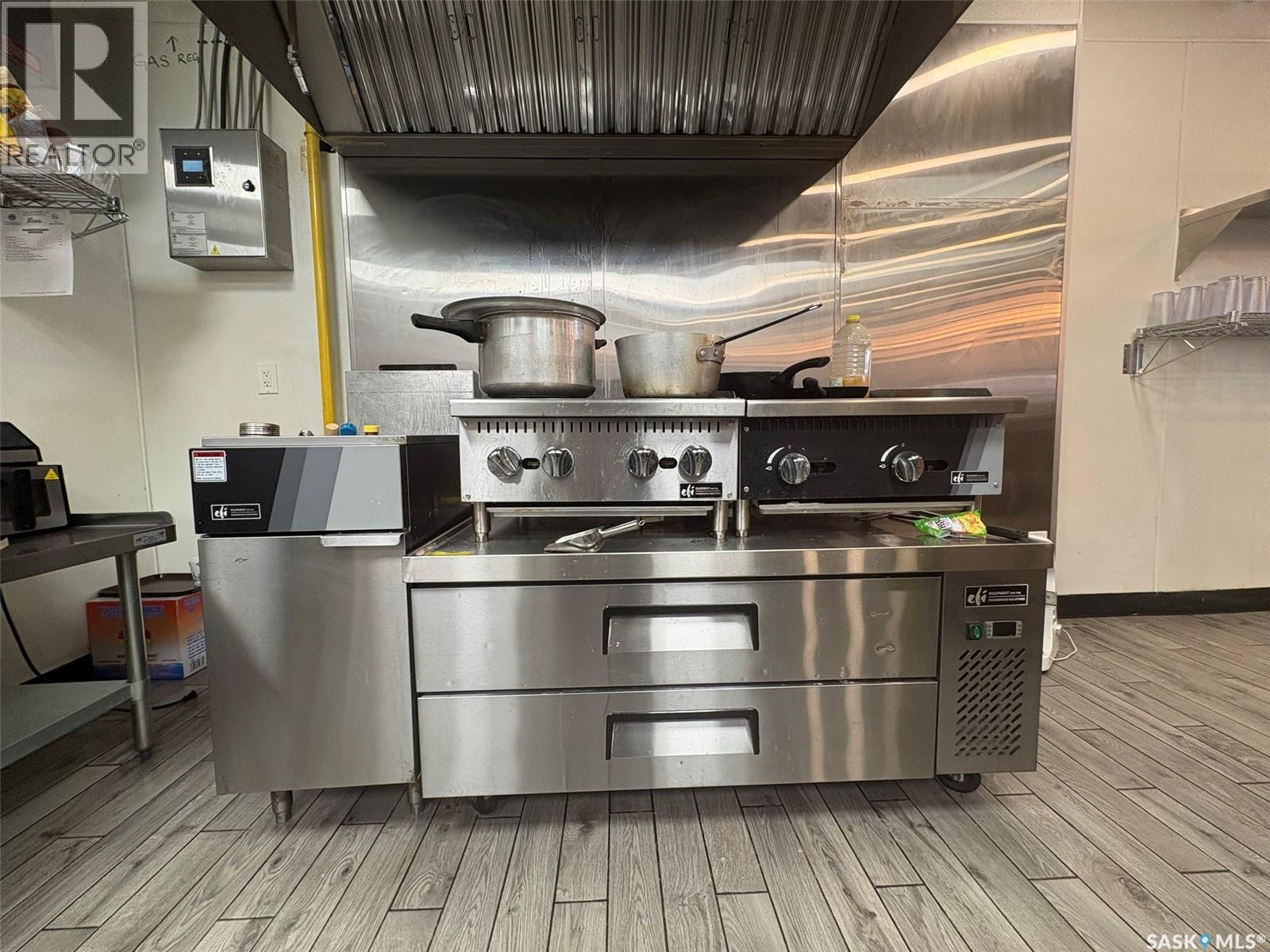 4306 Dewdney Avenue, Regina, Saskatchewan  S4T 4M8 - Photo 7 - SK027289