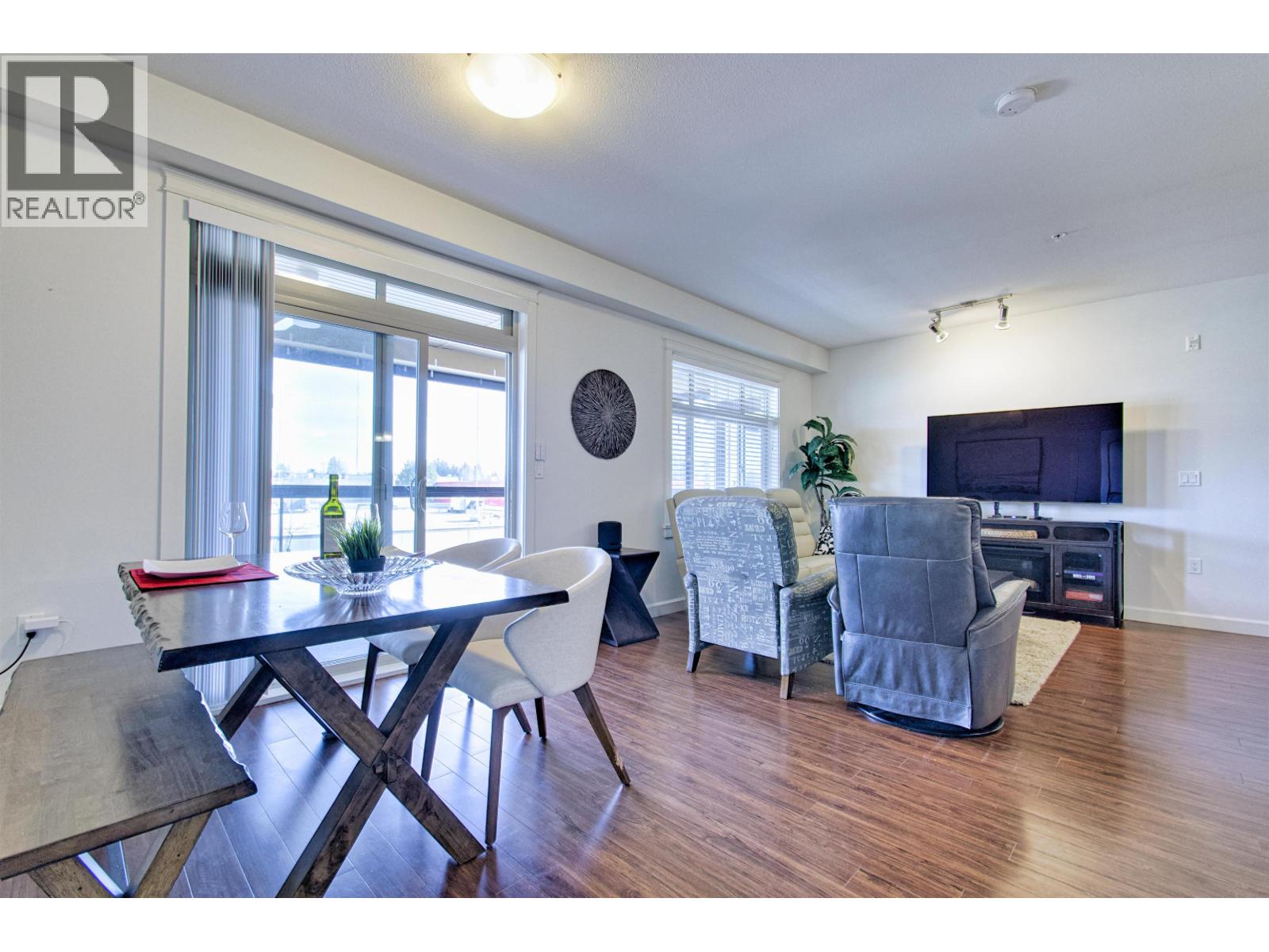 211 12655 190a Street, Pitt Meadows, British Columbia  V3Y 0E9 - Photo 3 - R3091315