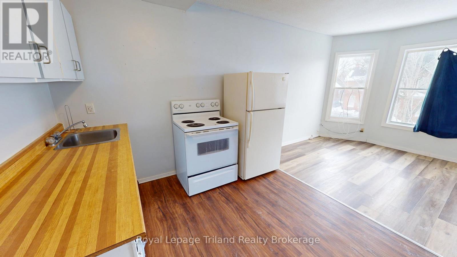 4 - 747 Dundas Street, Woodstock, Ontario  N4S 1E8 - Photo 1 - X12808538