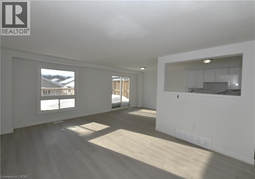 53 Foxglove Crescent, Kitchener, Ontario  N2E 3Y7 - Photo 5 - 40804053